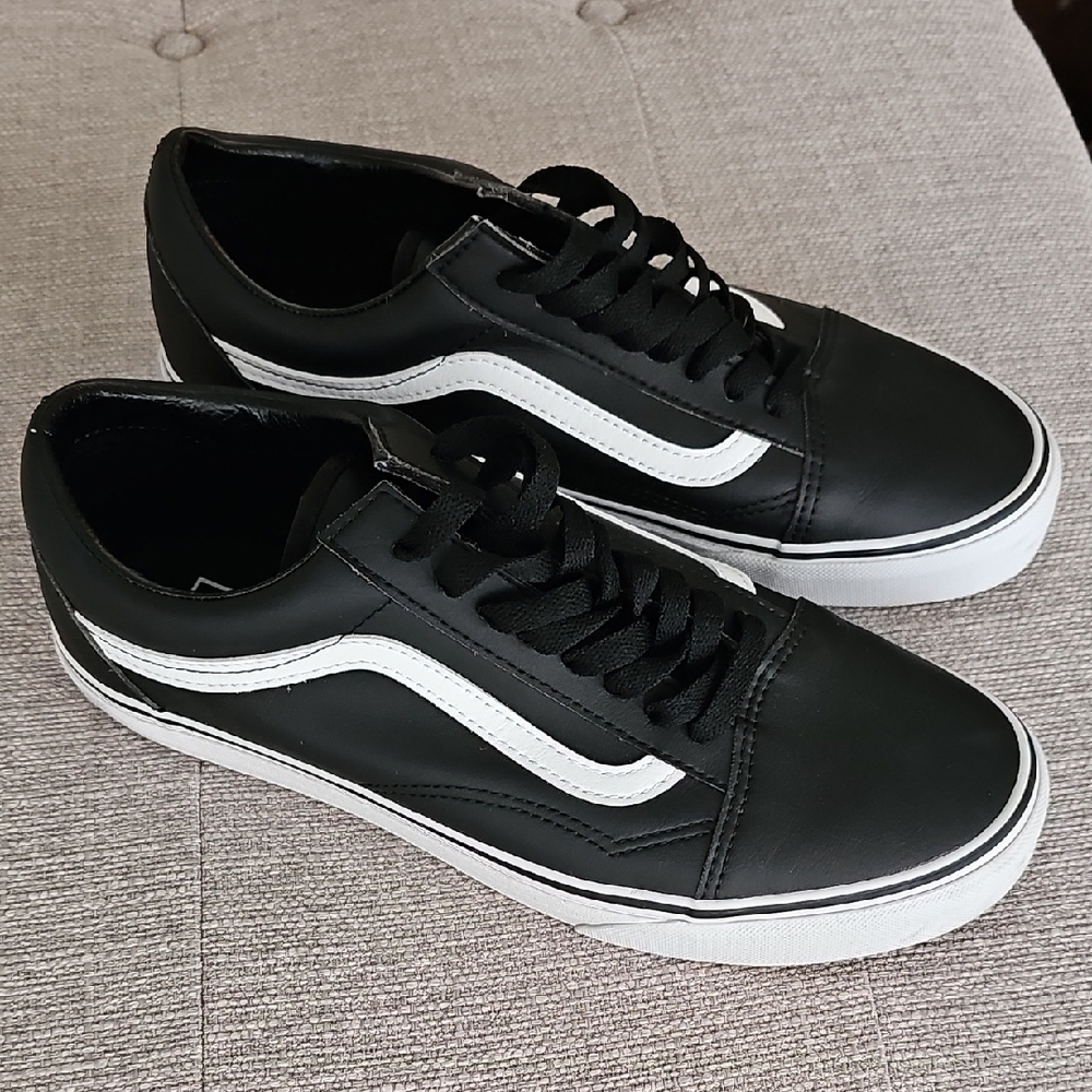 Vans Classic Black and White Men's Sneakers